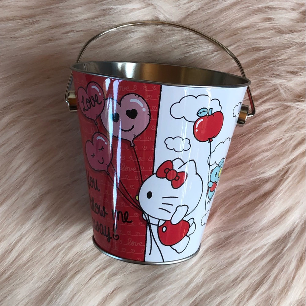 Hello Kitty Valentine’s Day Pail Bucket Red Pink White Metal Sanrio Kawaii - Picture 4 of 9